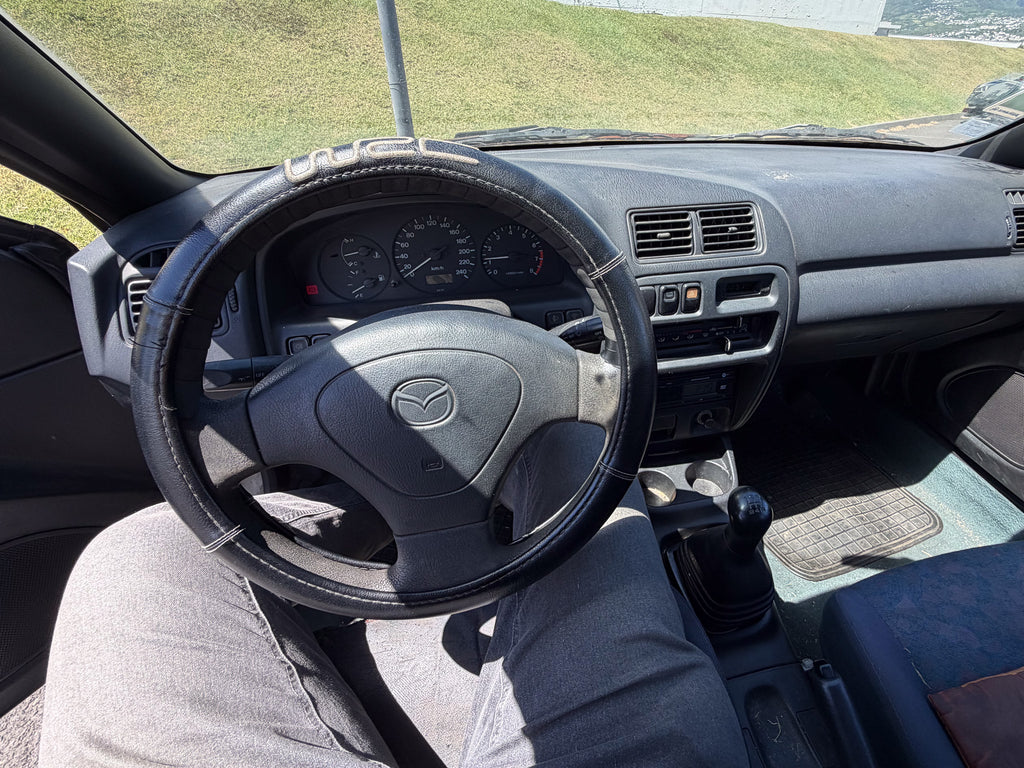 Mazda 323F 1,5L 90Cv