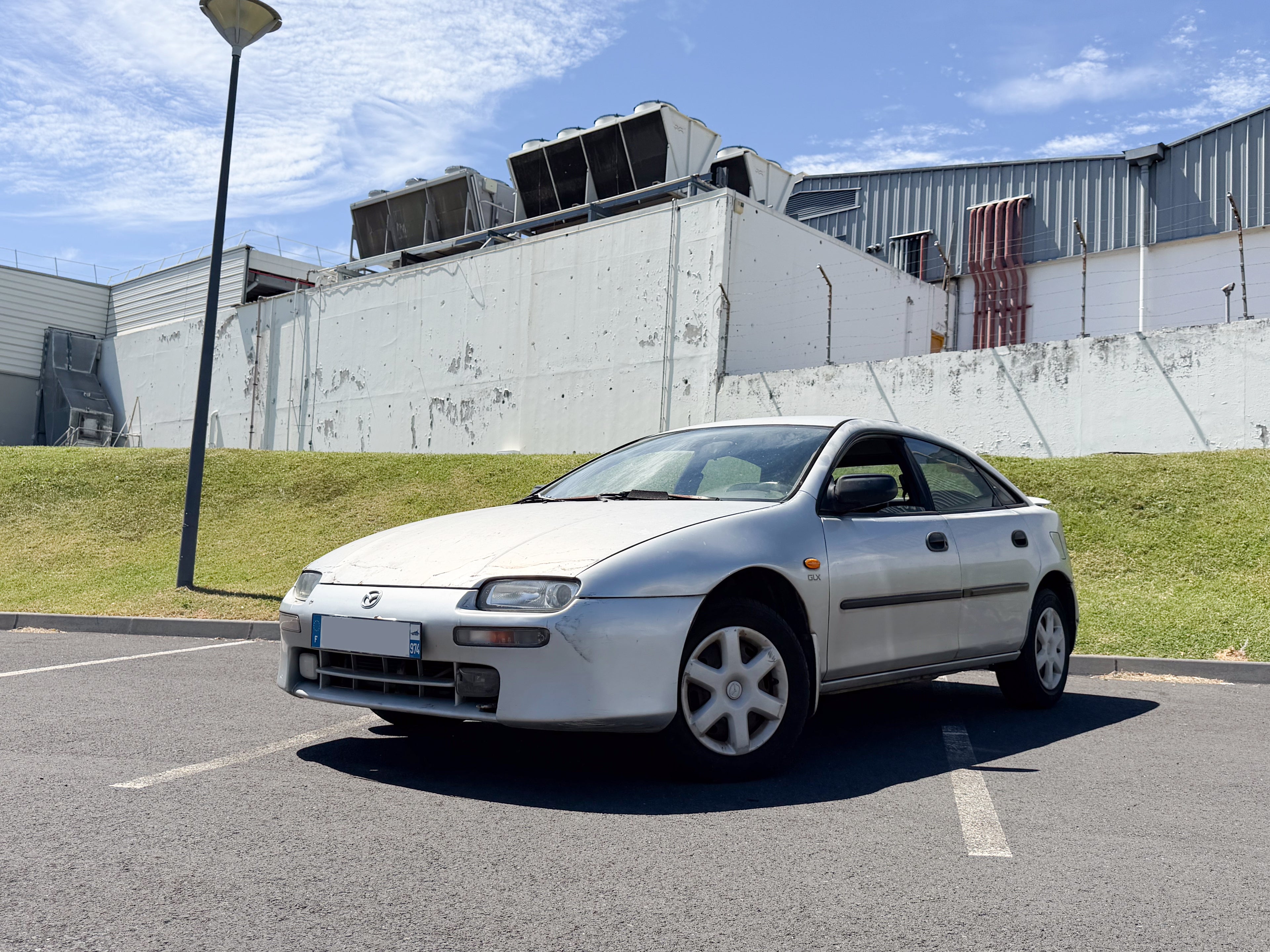 Mazda 323F 1,5L 90Cv