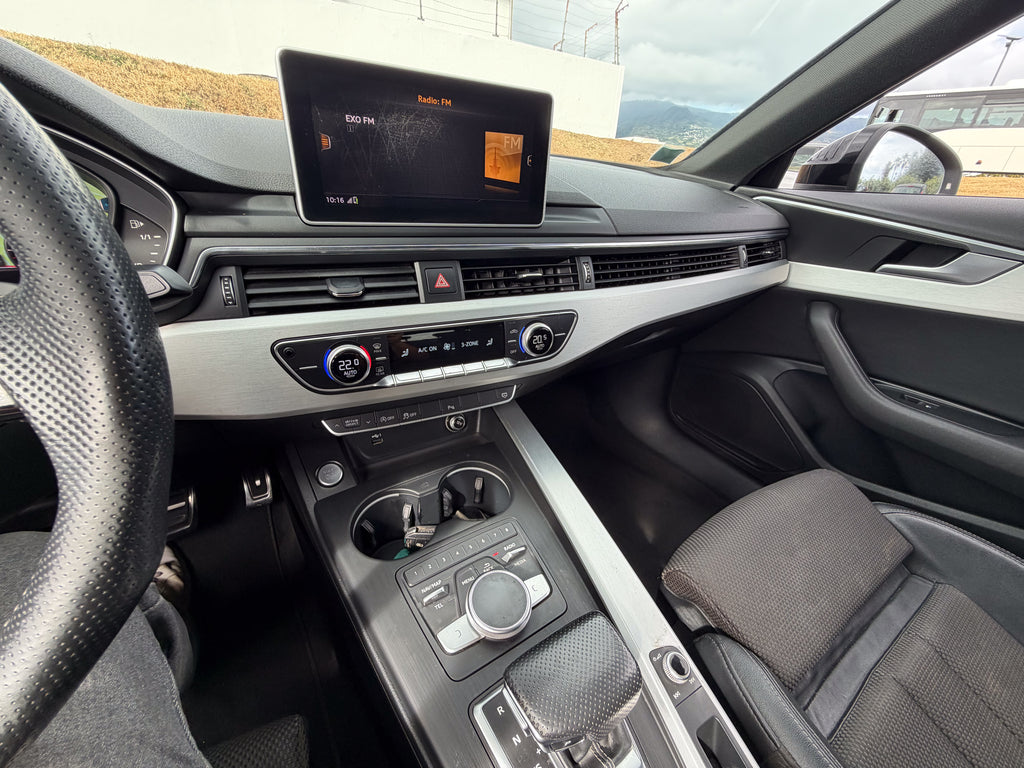 Audi A4 S-LINE 35TDi 150Cv Boîte Automatique